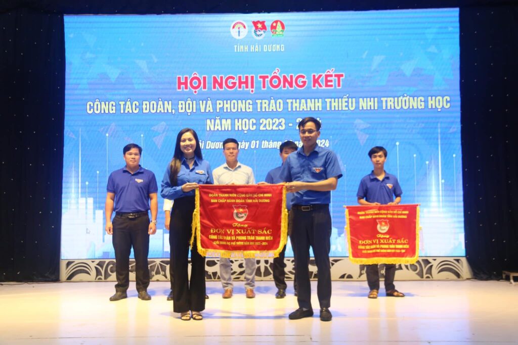 Khen thưởng cấp trên