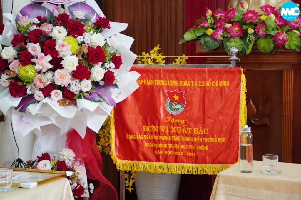 Cờ thi đua TW Đoàn