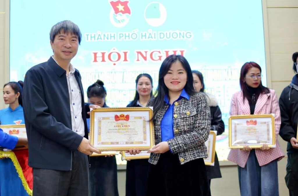 Giấy khen Thành Đoàn